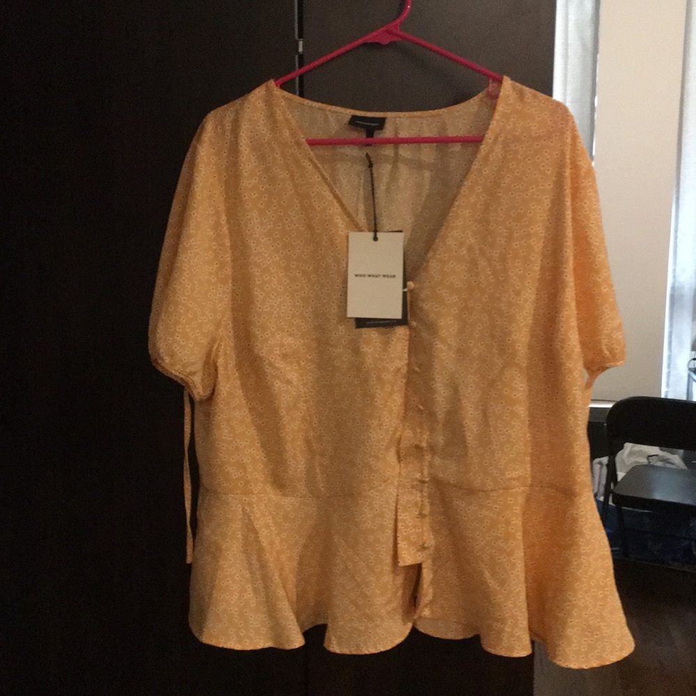 Beautiful short sleeve blouse